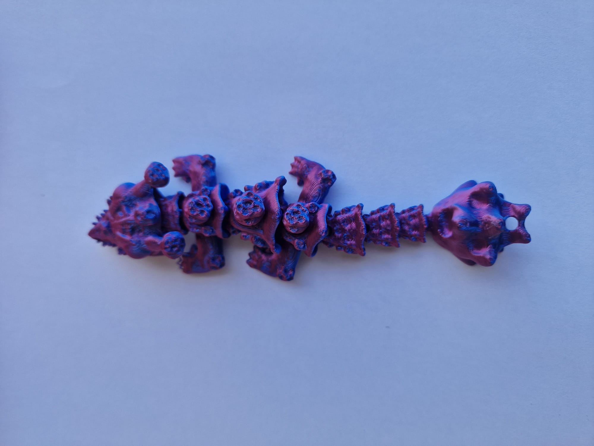 Dragón articulado antiestrés 3D – Figura coleccionable en PLA seda bicolor