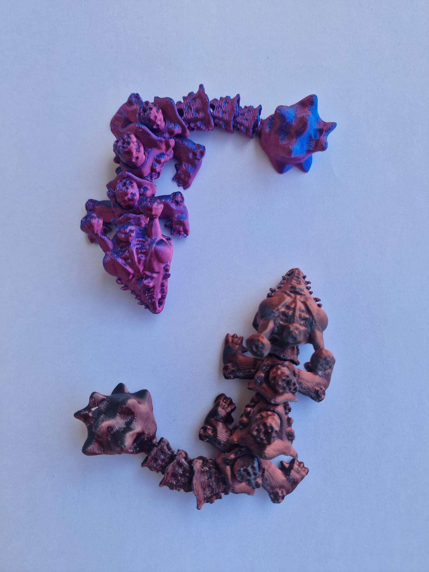 Dragón articulado antiestrés 3D – Figura coleccionable en PLA seda bicolor