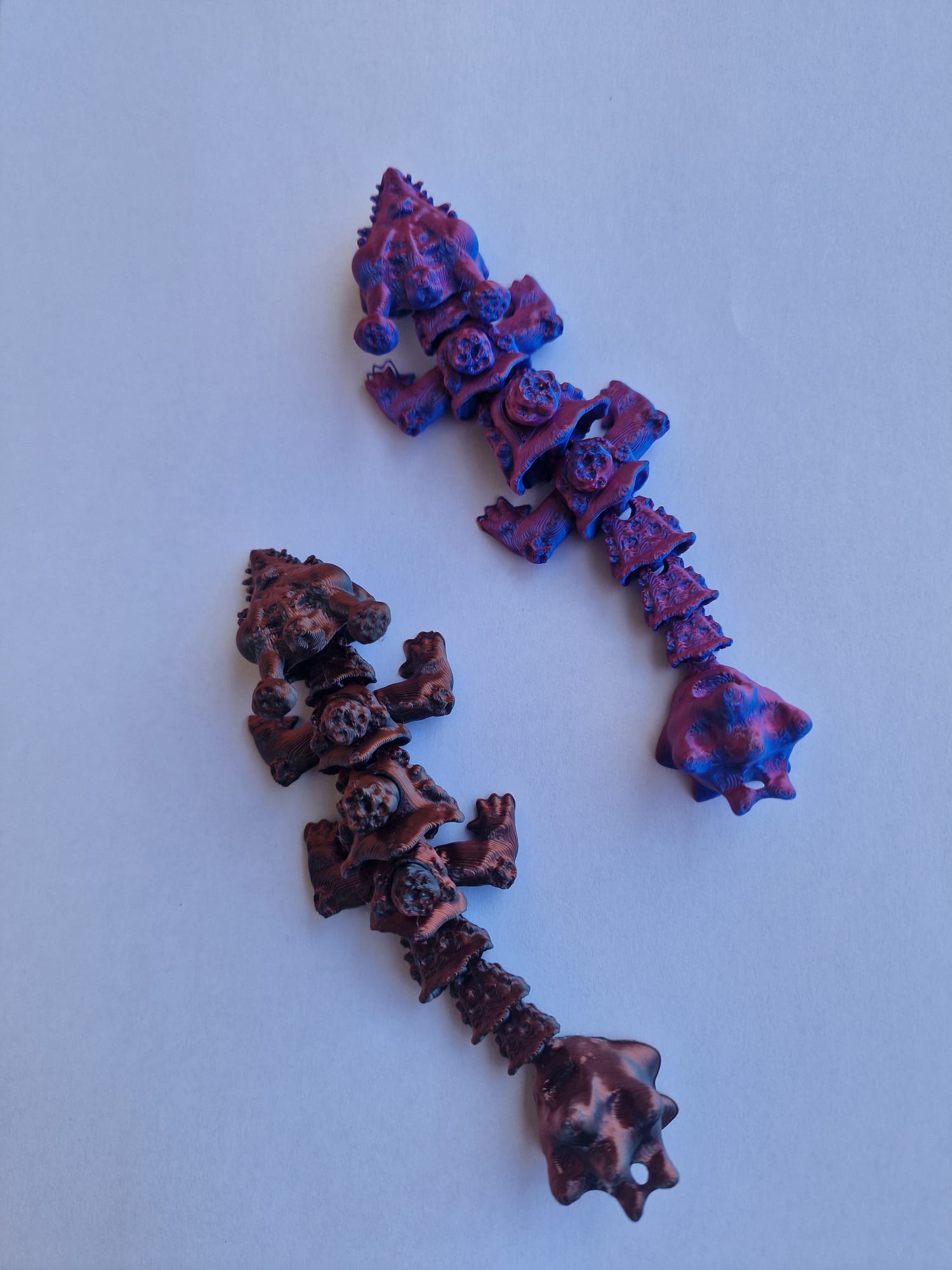 Dragón articulado antiestrés 3D – Figura coleccionable en PLA seda bicolor